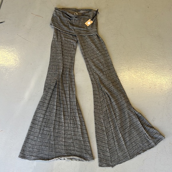 Nightcap set of 2 Bell Bottom Sweatpants Gray Sz 3 - Picture 4 of 6